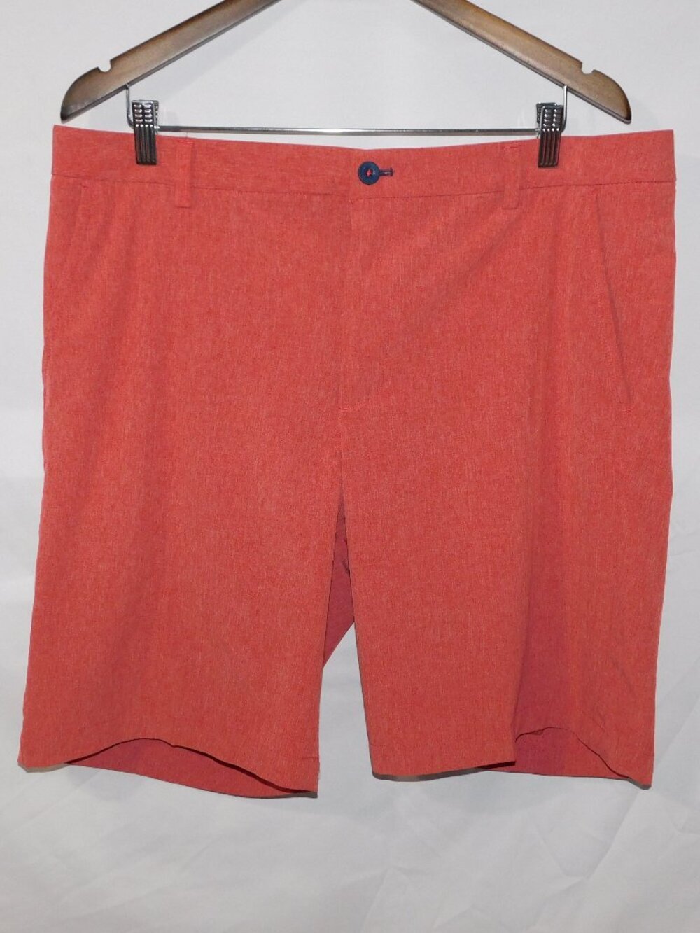 IZOD Advantage Performance Hybrid Shorts Light wash Red  38 UPF 50 Golf Casual